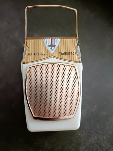 Radio vintage annnees 1960 - vintage,