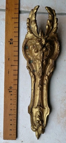 Joli ornement bronze à - e3-,