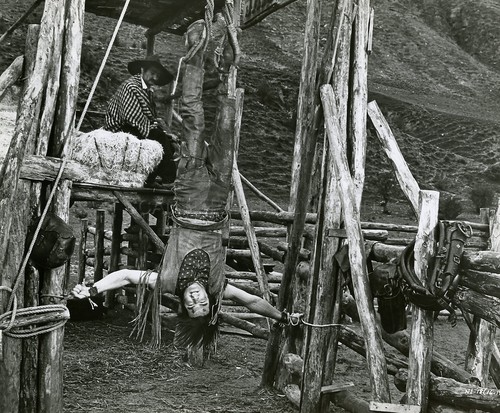 Burt reynolds navajo joe 1966 - burt,