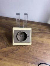 1 Prise 220 Volts  2P+T à