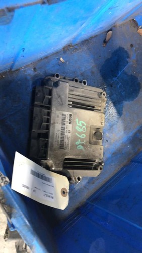 Calculateur moteur renault - calculateur,