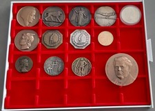 Beau lot de médailles majorité en bronze