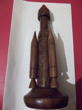 Maquette bois exotique fusée