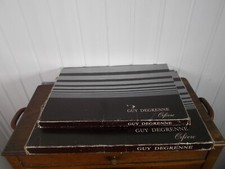 Vintage 2 PLATS ovale régence