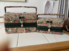 2 anciennes boîtes à couture /ouvrage / tissu imprimé