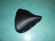 Dessus de selle noir adaptable