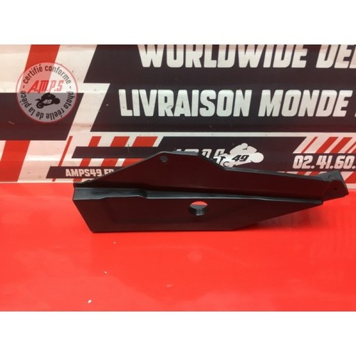 Cache plastique sous - , selle