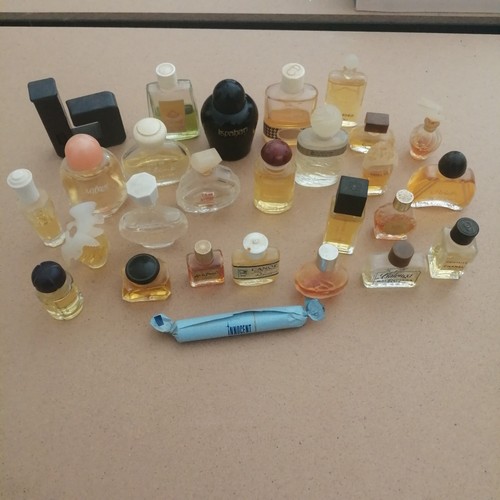 Lot miniatures parfum - de,