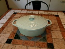 Cocotte ovale Invicta  vert pastel  29cm en Fonte Émaillée- serie limitee 2000