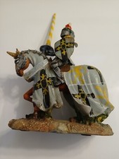   FIGURINE CHEVALIER MEDIEVAL