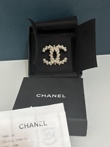Broche chanel perles strass - perles,