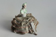 Demi figurine porcelaine