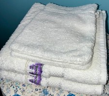 2 SERVIETTES DE TOILETTE + GANTS