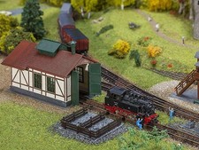 FALLER Remise à locomotive et