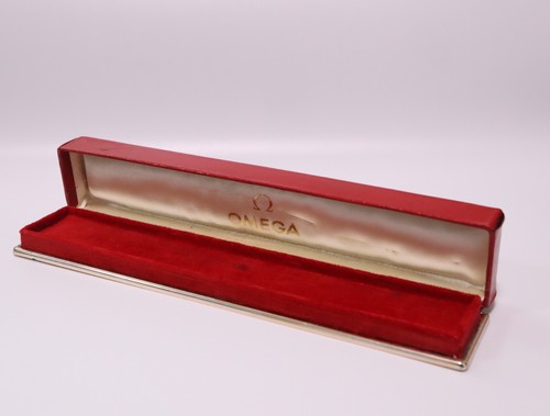 Boîte montre rouge vintage - montre,