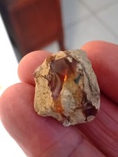 Opale naturelle brute 31 Ct australie ( 2,2cmx2cmx 1,6 cm)