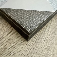 Panneau sandwich acoustique