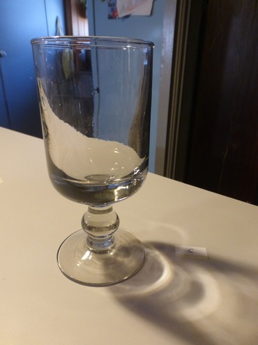 Num ancien grand verre - c/,