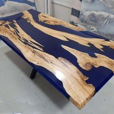 Table de rivière époxy bleu océan ? Bois de noyer Live Edge fait main