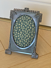 Ancien Cadre en métal argenté - Noirci - Décor feuille de Lauriers