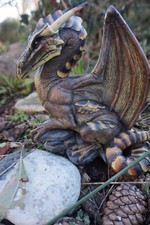 HF1022  FIGURINE   DRAGON
