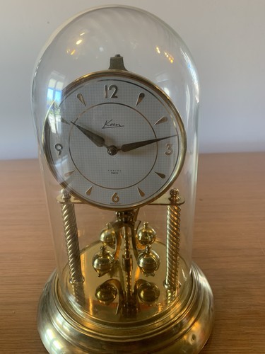 Pendule sous globe - pendule, en