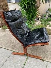 Fauteuil Siesta noir bois et cuir par Ingmar Relling edition Westlandske 1970