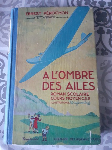 Ombre des ailes - À, l'ombre