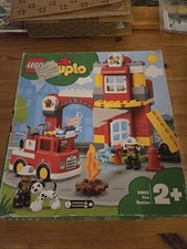 LEGO DUPLO caserne camion