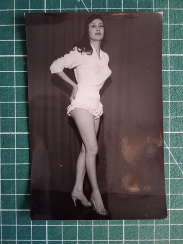 Av171 photo curiosa - curiosa, érotique