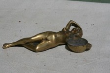coupelle en bronze femme nue