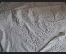 Couvre lit ancien dentelles