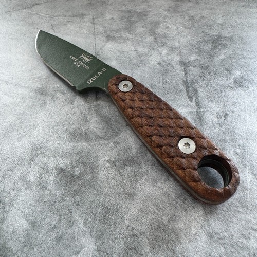 Dragonscale handles scales
