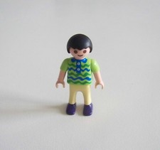 PLAYMOBIL (3191) ENFANT MODERNE - Petit Garçon TeeShirt Vert Rayé Pantalon Creme