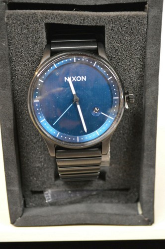 New nixon station - new, ss