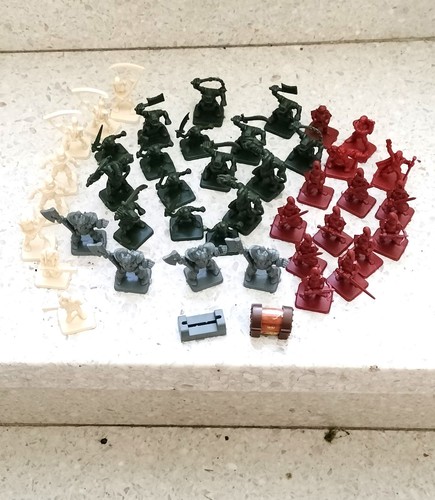 Lot figurines hero quest dont - hero,