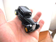 👍 jamais  joué ,  Dinky  fr  traction noire   24 N  malle  plate  neuve  1949