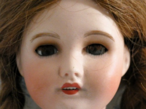 Petite poupée ancienne - poupée,