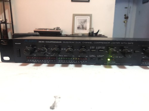 Alesis 3630 compressor - alesis,