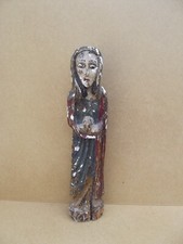 ancienne statue sculpté en