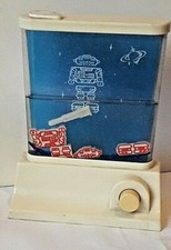 JEU D'EAU TOMY - WATER GAME - FASZINATION - ROBOTS / ESPACE - 1978