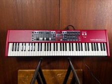 Piano numérique semi-pondéré Nord Electro 6D SW73 73 touches avec boîte