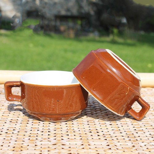 Lot tasses à - 2,