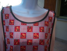 Tablier chasuble à petis carreaux et imprimés pour se protéger en cuisine