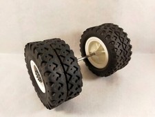 sympa pièce détaché  tombereau 4037 Playmobil (  essieu / roue   ) 0571