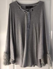 Gilet cape gris clair bas manches fausse fourrure ALMATRICHI unique