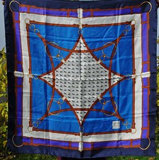 MAGNIFIQUE FOULARD CARRE EN