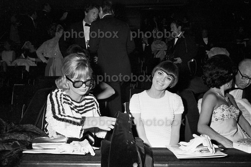 Mireille mathieu exclusive - *,