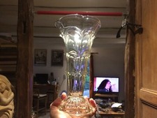 jolie Vase Tulipe Verre moulé