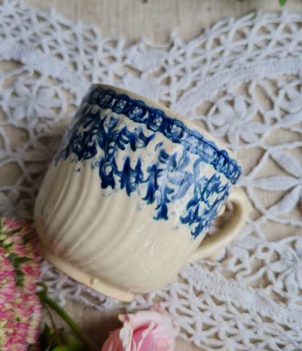 Ancienne tasse cafe terre - ancienne, de